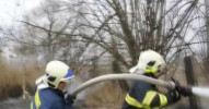 Rozsáhlý požár trávy a klestí v Olomouci