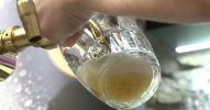 Víte, jak se správně čepuje pivo?