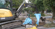 Opravy chodníků na hřbitově