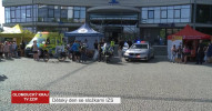 Před nádražím se střílelo i zachraňovalo