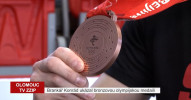 Braňo Konrád ukázal medaili z olympiády